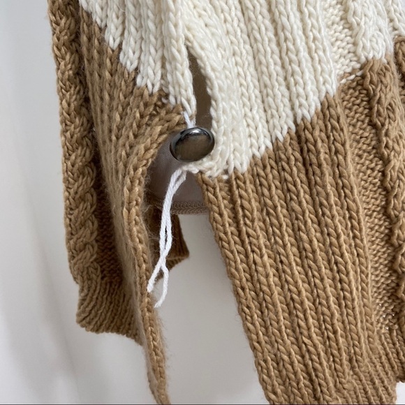 BCBGeneration Cable Knit Poncho Sweater One Size Tan Ivory Cream - Picture 3 of 7